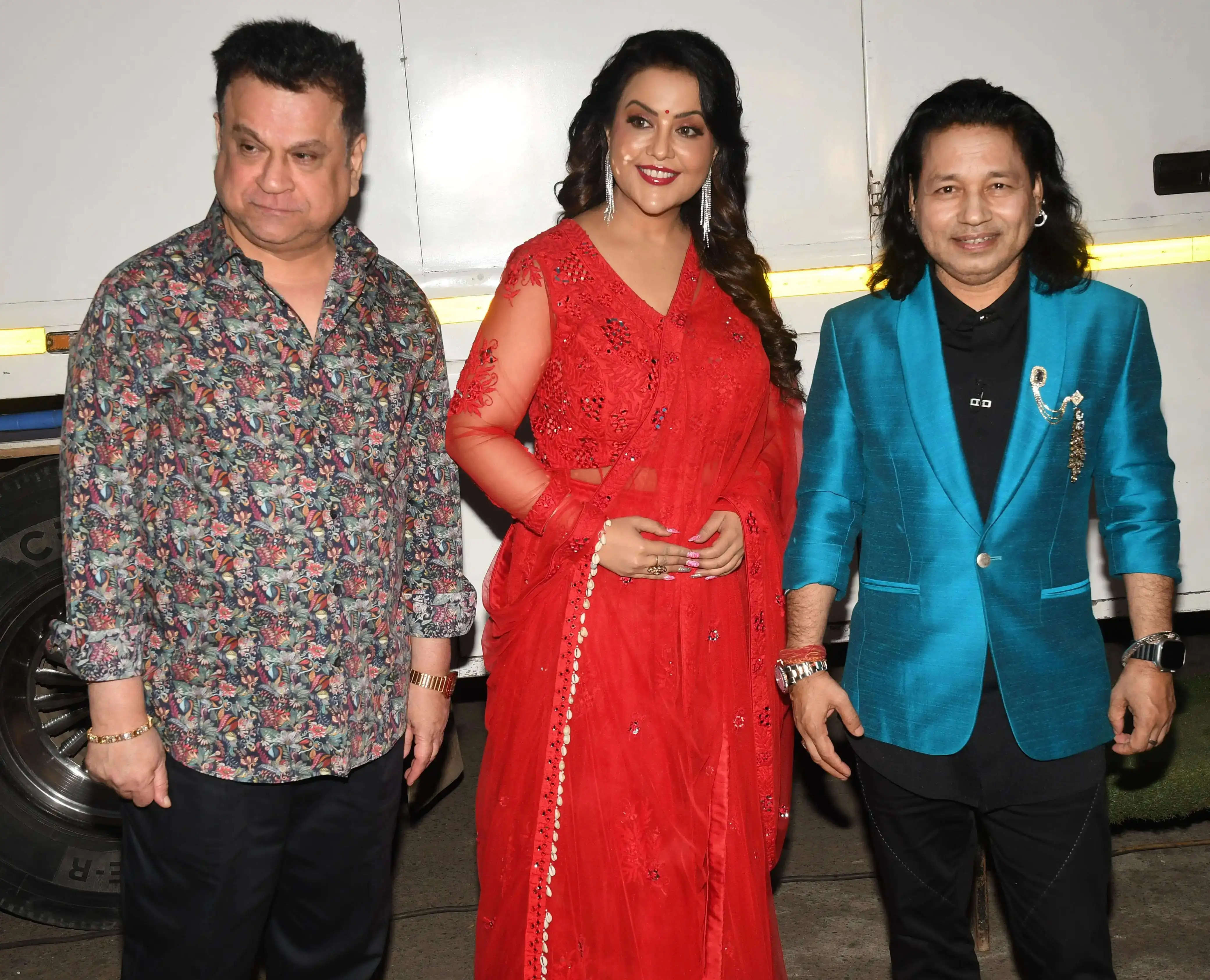 “Hey Ram" by Kailash Kher and Amruta Fadnavis Releases as a Tribute to the Pran Pratishtha Ceremony at Ayodhya's Ram Temple.