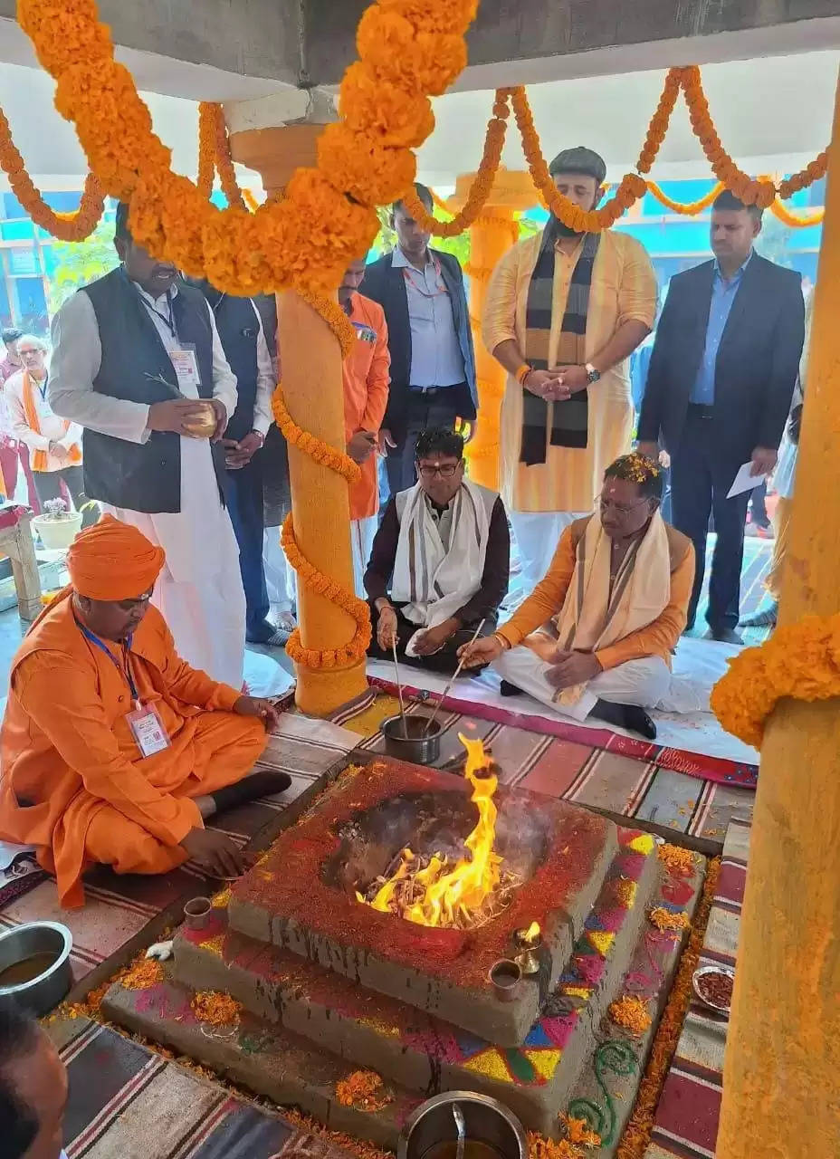 रायपुर : अखिल भारतीय वैदिक महासम्मेलन कार्यक्रम का मुख्यमंत्री श्री विष्णु देव साय के मुख्य आतिथ्य में रायगढ़ जिले के ग्राम तुरंगा में हो रहा आयोजन