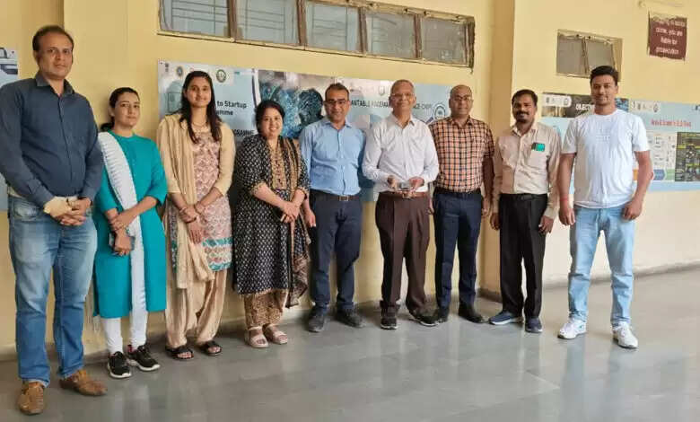 देवी अहिल्या विश्वविद्यालय ने डेटा स्टोरेज सटीकता बढ़ाने के लिए विकसित की सेमीकंडक्टर चिप