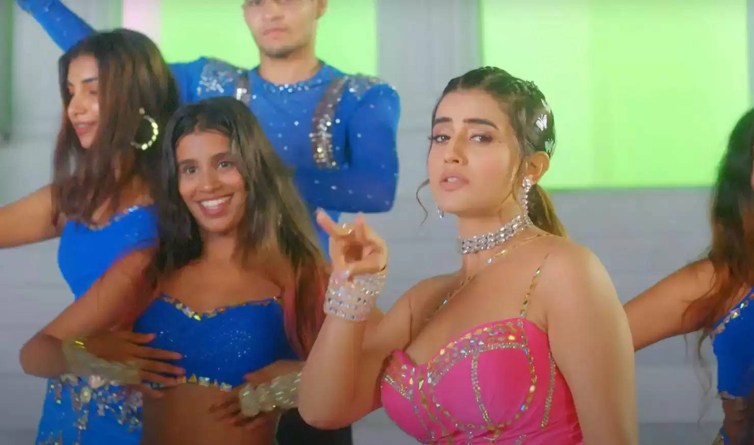 सुपर हॉट अक्षरा सिंह का घायल कर देने वाला गाना "अदा कातिलाना" रिलीज के वायरल