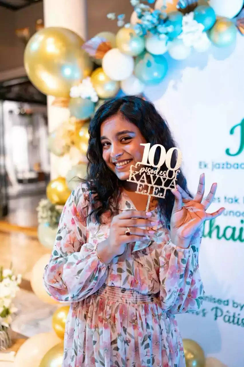 Sumbul Touqeer Celebrates 100 Episodes of Beloved Show Kavya – Ek Jazbaa, Ek Junoon with Gratitude towards her fans