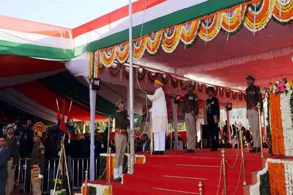 राज्यपाल श्री मंगुभाई पटेल ने राज्य स्तरीय समारोह में राष्ट्र ध्वज फहराया भोपाल के लाल परेड ग्राउंड में 75वाँ गणतंत्र दिवस हर्षोल्लास से मनाया गया