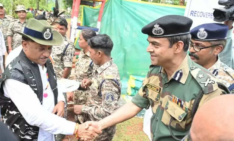मुख्यमंत्री साय ने बासिंग स्थित बीएसएफ कैम्प पहुंचकर की जवानों की हौसला अफजाई