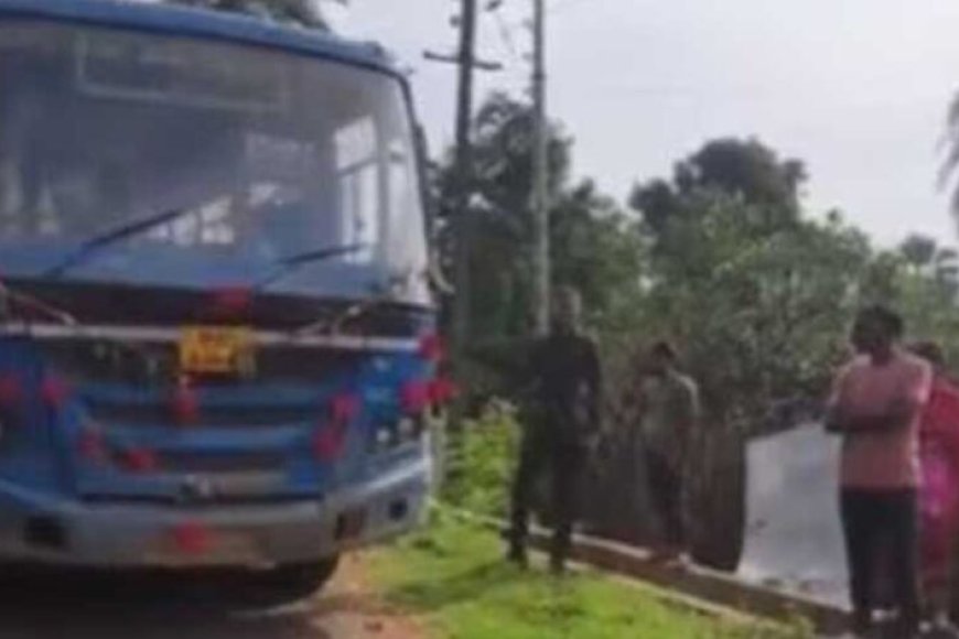 गढ़चिरौली-जिले-के-सुदूर-गांव-में-आजादी-के-बाद-अब-पहली-बार-सरकारी-बस-सेवा-शुरू-हुई,-जुटे-लोग