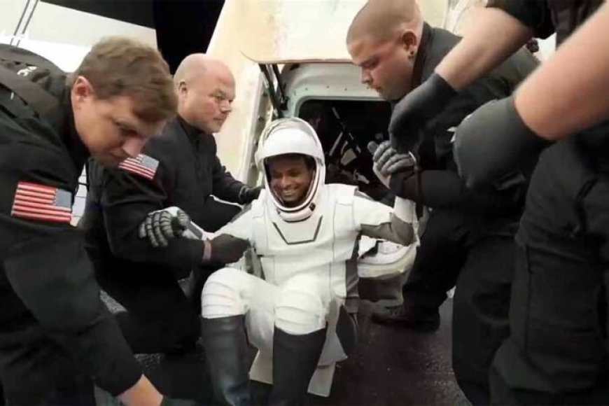 अंतरिक्ष-से-लौटे-शुभांशु-शुक्ला,-समुद्र-पर-सफल-लैंडिंग