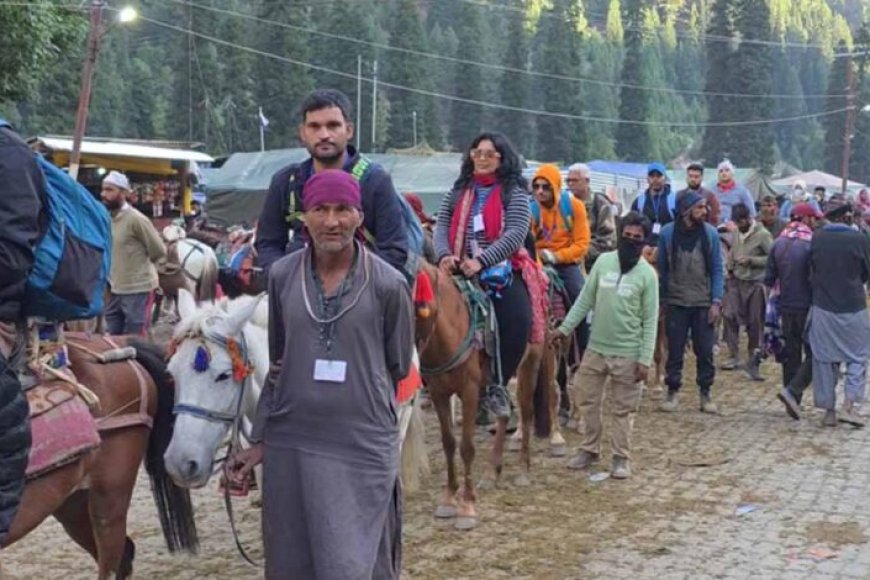 आस्था-का-महासागर-उमड़ा,-बच्चों-से-साधुओं-तक-हजारों-श्रद्धालु-पहुंचे-दर्शन-को