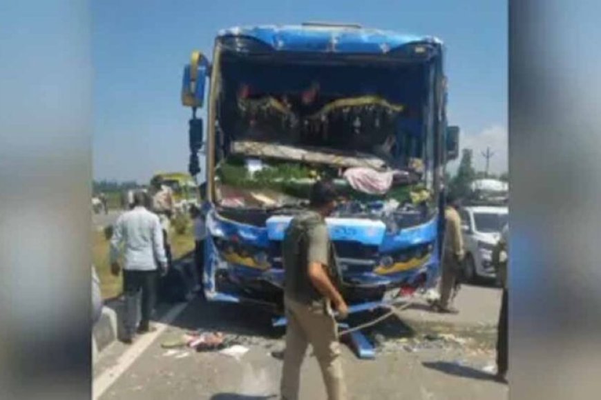 अमरनाथ-यात्रा-में-हादसा:-कुलगाम-में-तीर्थयात्रियों-की-तीन-बसें-भिड़ीं,-10-से-अधिक-घायल