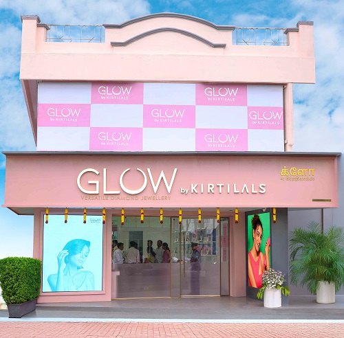 glow-by-kirtilals-shines-bright-with-the-grand-opening-of-its-new-showrooms-on-rkv-road,-erode