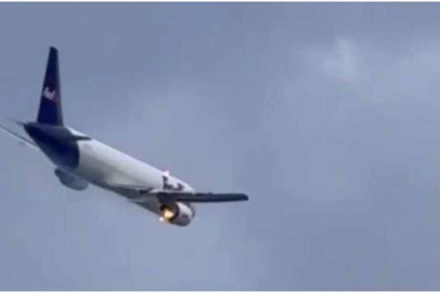 आकाश-में-मचा-हड़कंप:-उड़ते-विमान-के-इंजन-में-लगी-आग,-करानी-पड़ी-इमरजेंसी-लैंडिंग