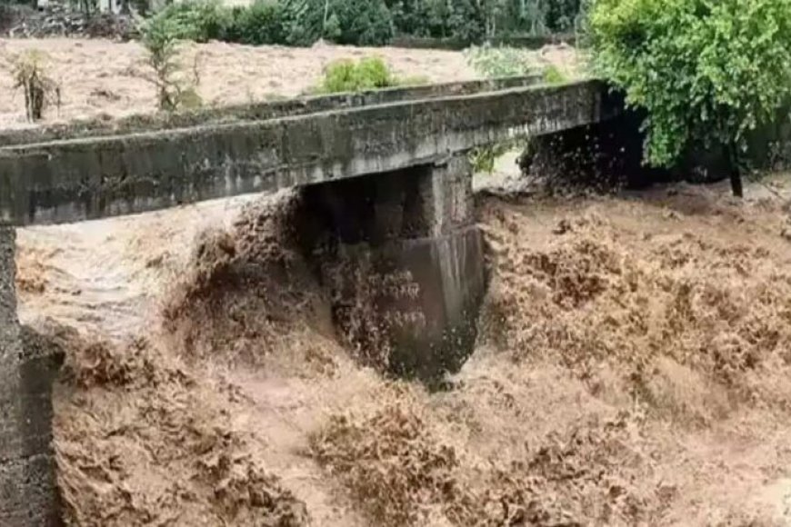 जम्मू-कश्मीर:-राजौरी-में-भारी-बारिश-के-बाद-बाढ़-जैसे-हालात,-स्कूल-बंद