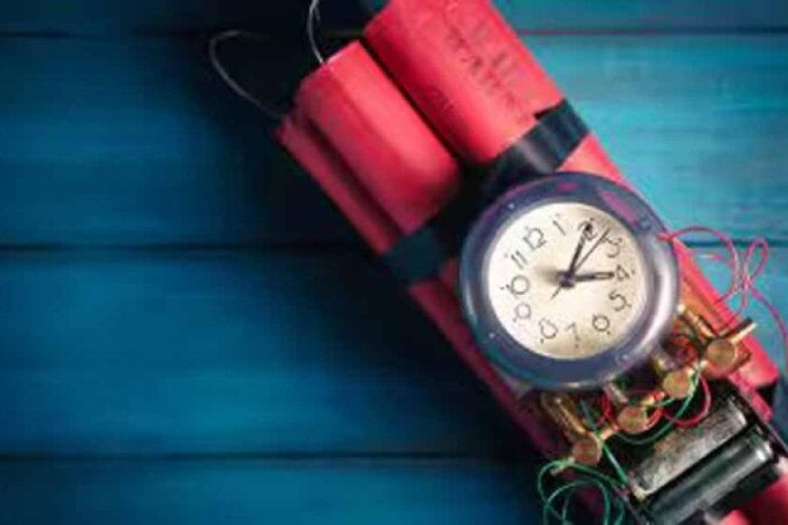 मेरठ-के-10-स्कूलों-को-बम-से-उड़ाने-की-धमकी,-पुलिस-अलर्ट-मोड-में