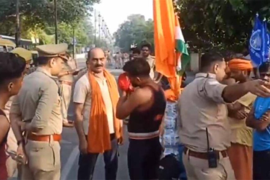 रामपुर-मिलक-में-कांवड़-खंडित-होने-पर-हंगामा,-रेलवे-स्टेशन-के-पास-जाम