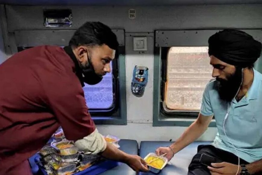 irctc-को-fy25-में-मिली-6,645-खाने-की-शिकायतें,-1,341-मामलों-में-लगा-जुर्माना