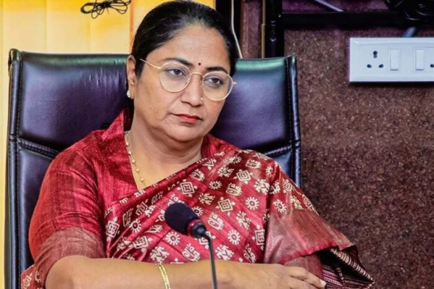 cm-रेखा-गुप्ता-का-केजरीवाल-पर-सीधा-वार:-‘सामने-आएंगे-तो-पूछूंगी-दिल्ली-की-बदहाली-का-जवाब’