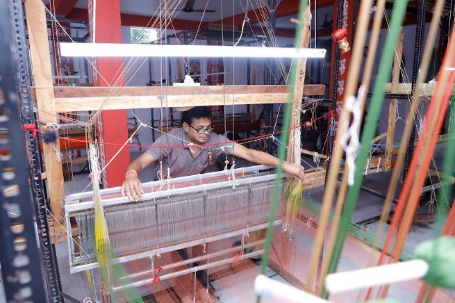 taneira-champions-authenticity-and-heritage-with-gi-tagged-offerings-this-national-handloom-day