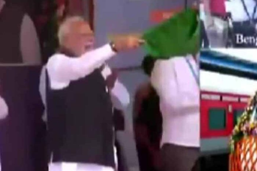 बेंगलुरु-से-छूटी-तीन-नई-वंदे-भारत-एक्सप्रेस,-pm-मोदी-ने-दिखाई-हरी-झंडी