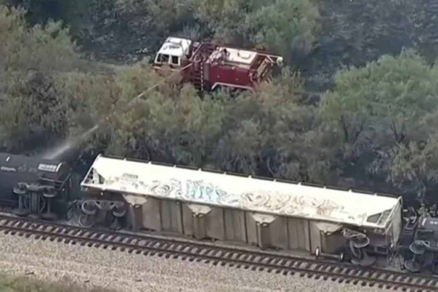 भयानक-रेल-हादसा:-35-डिब्बे-पटरी-से-उतरे,-कई-डिब्बे-एक-दूसरे-पर-चढ़े