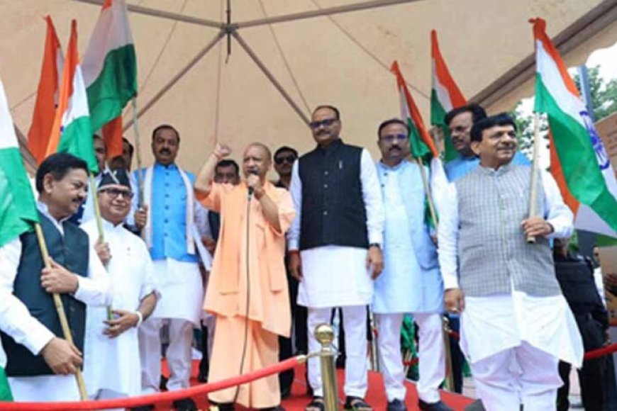 तिरंगा-यात्रा:-cm-योगी-ने-व्यक्त-की-भारत-मां,-वीर-सैनिकों-और-क्रांतिकारियों-के-प्रति-कृतज्ञता