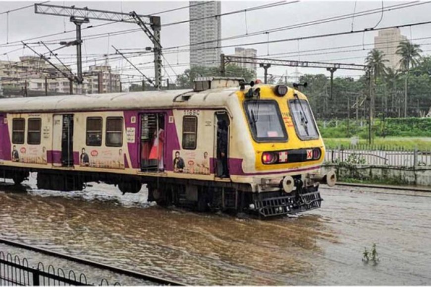 मुंबई-में-बारिश-का-कहर:-24-घंटे-में-6-की-मौत,-15-घंटे-ठप-रही-हार्बर-लाइन