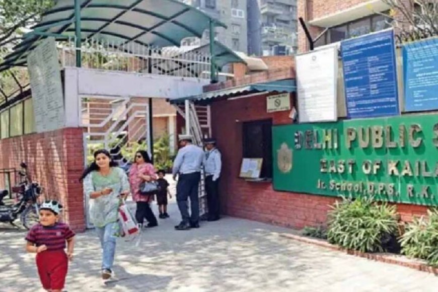 दिल्ली:-50-स्कूलों-को-बम-धमकी,-डॉग-स्क्वायड-और-बम-डिस्पोजल-टीम-सक्रिय