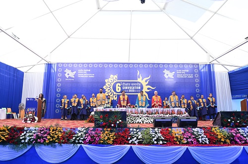 iit-jammu’s-6th-convocation-marks-a-milestone:-386-degrees-awarded,-‘trishunya’-sculpture-unveiled