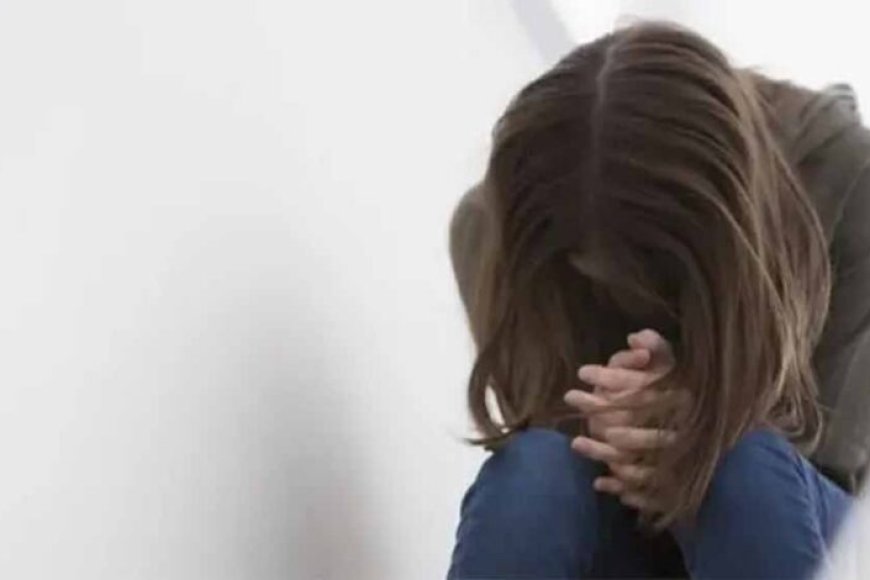 सिद्धारमैया-के-क्षेत्र-में-हड़कंप:-महिला-अफसर-ने-ऑफिस-में-की-सुसाइड-की-कोशिश,-जानें-वजह