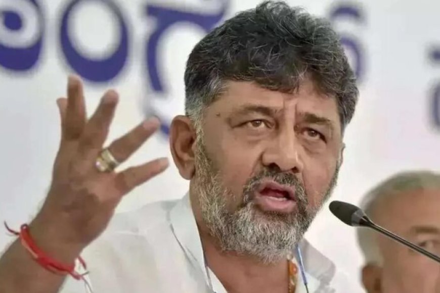 कर्नाटक-कांग्रेस-में-उथल-पुथल-तेज,-शिवकुमार-गुट-ने-हाईकमान-पर-दबाव-बढ़ाया—विधायकों-का-तीसरा-बैच-दिल्ली-पहुँचा