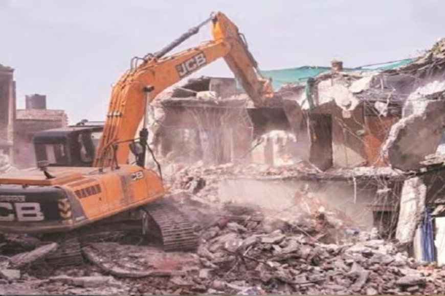 अहमदाबाद-झील-से-अवैध-कब्जा-हटाने-पहुँची-15-jcb-मशीनें,-918-मकानों-पर-चला-बुलडोज़र