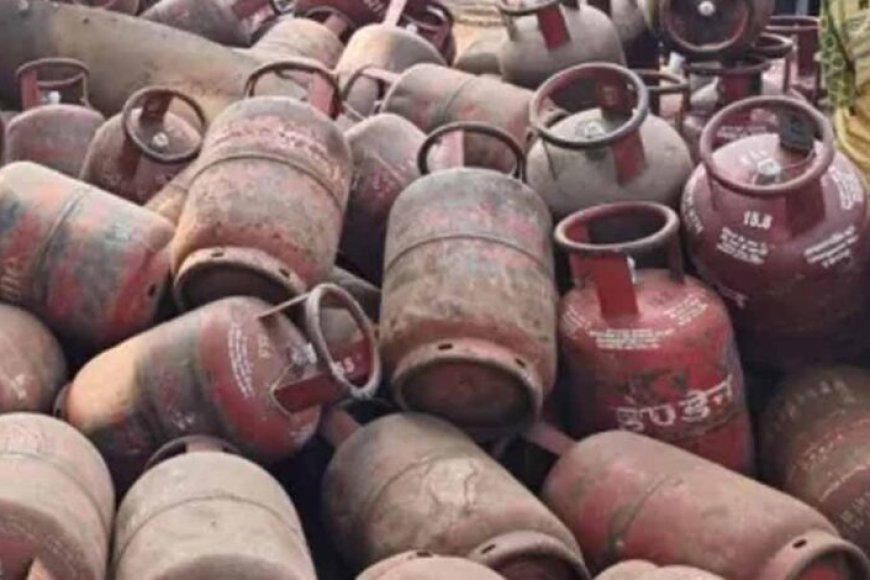 गैस-सिलेंडरों-से-भरा-ट्रक-पलटा:-धमाकों-से-थर्राया-इलाका,-लोग-घरों-से-बाहर-भागे