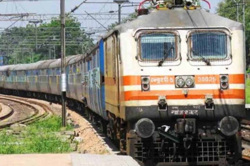 दिल्ली-जाने-वाली-ट्रेनें-हुईं-खाली,-टिकट-कैंसिलेशन-से-यात्रियों-की-कमी