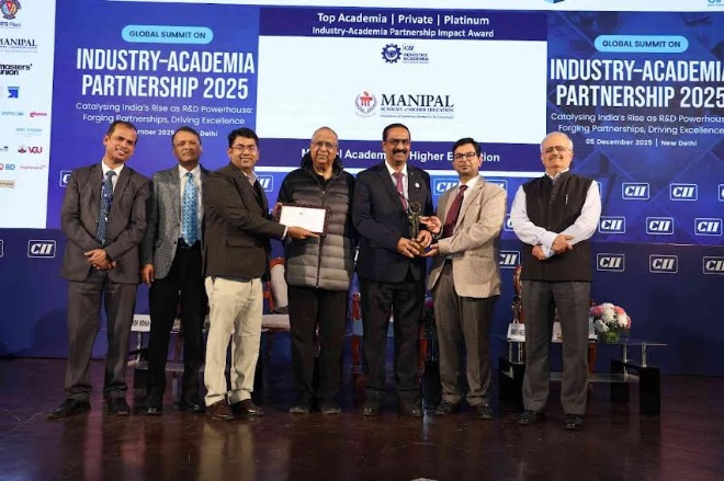 mahe-honoured-with-prestigious-cii-industry–academia-partnership-award